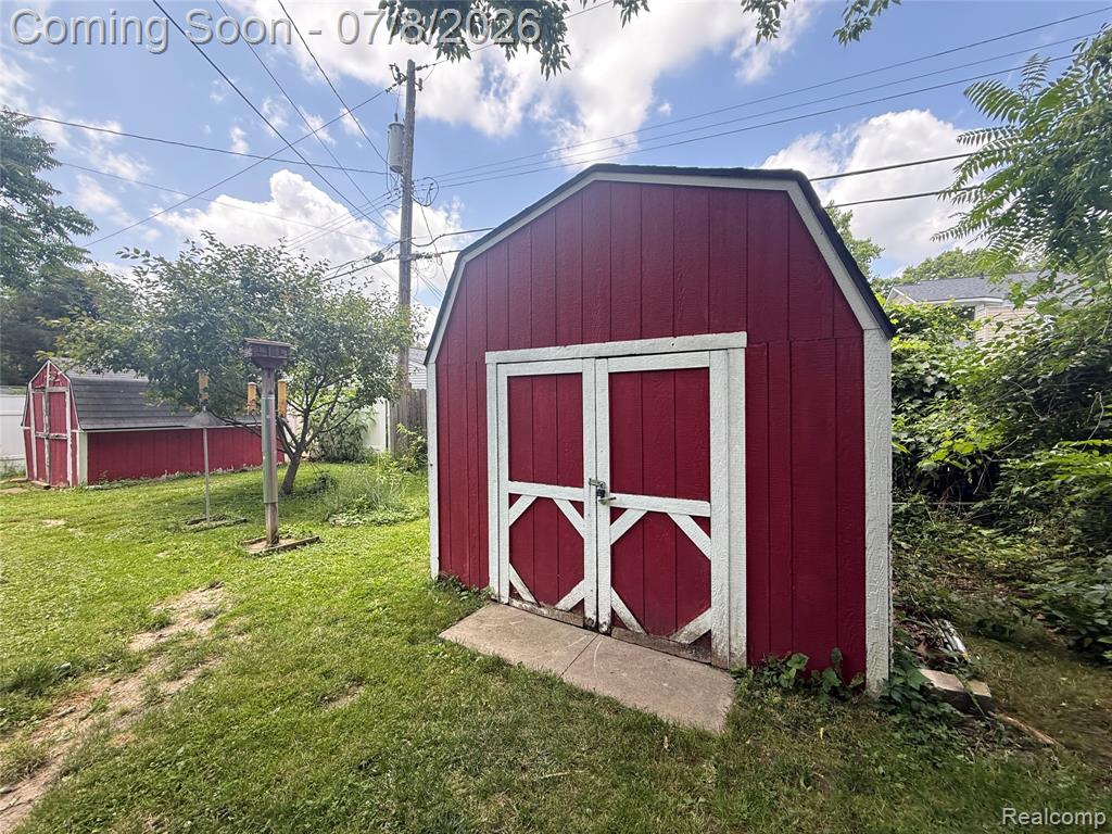 756 Cedarlawn Road, Waterford, MI 48328 — Photo 29