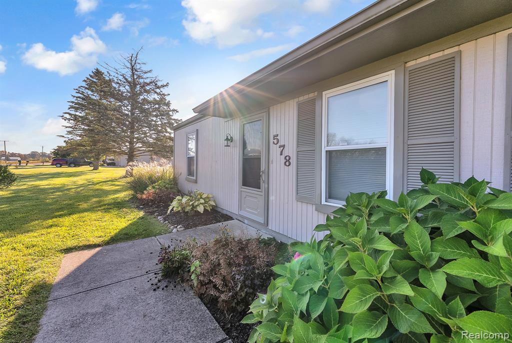 578 Newport Road, Carleton, MI 48117 — Photo 7