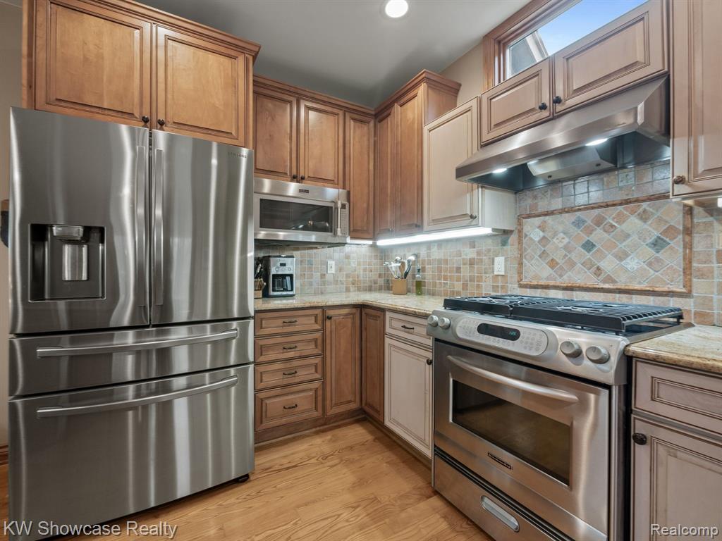 940 Dacea Court, White Lake, MI — Photo 14
