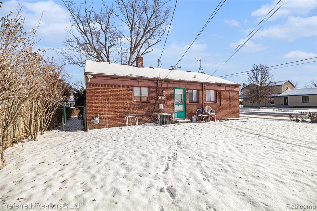 9360 Pine Street, Taylor, MI 48180 — Photo 13