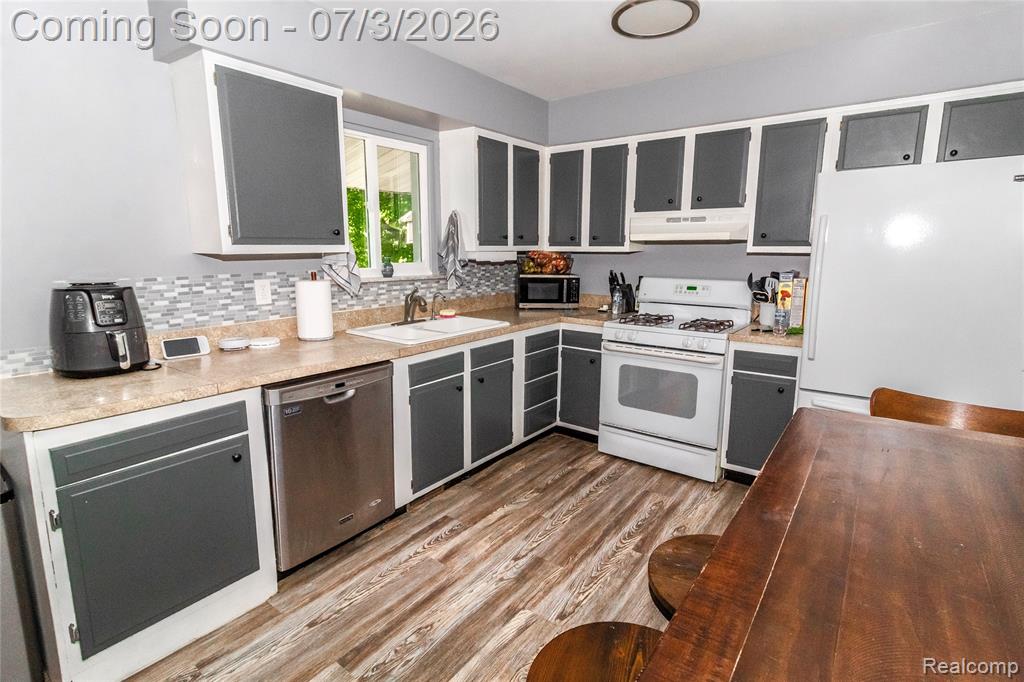 2436 Judy Conn Drive, Lapeer, MI 48446 — Photo 6