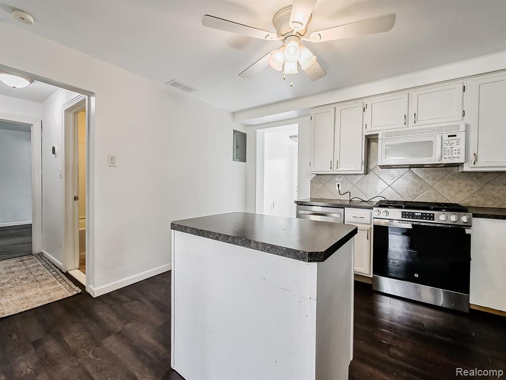 5600 Elmgrove Avenue, Warren, MI 48092 — Photo 4