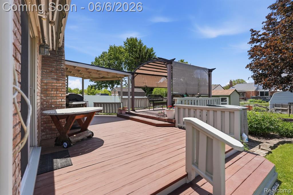42321 Royal Lane, Clinton Twp, MI 48038 — Photo 35