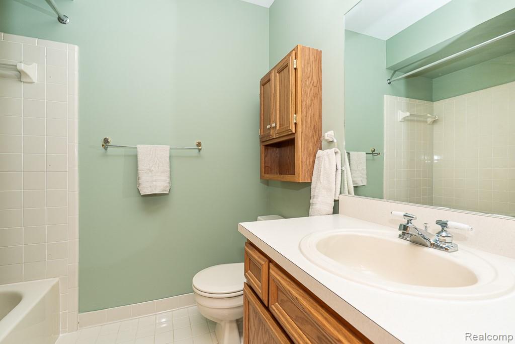 49414 Richmond Court, Shelby Twp, MI 48315 — Photo 23