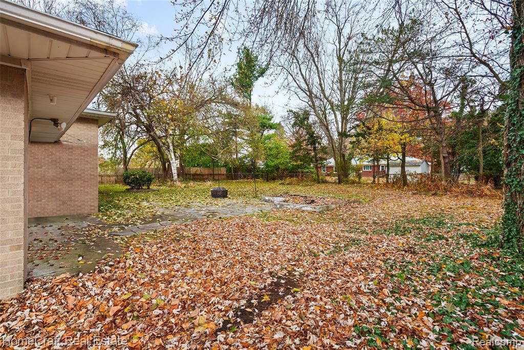 28626 SUNSET Boulevard W, Lathrup Village, MI 48076 — Photo 34