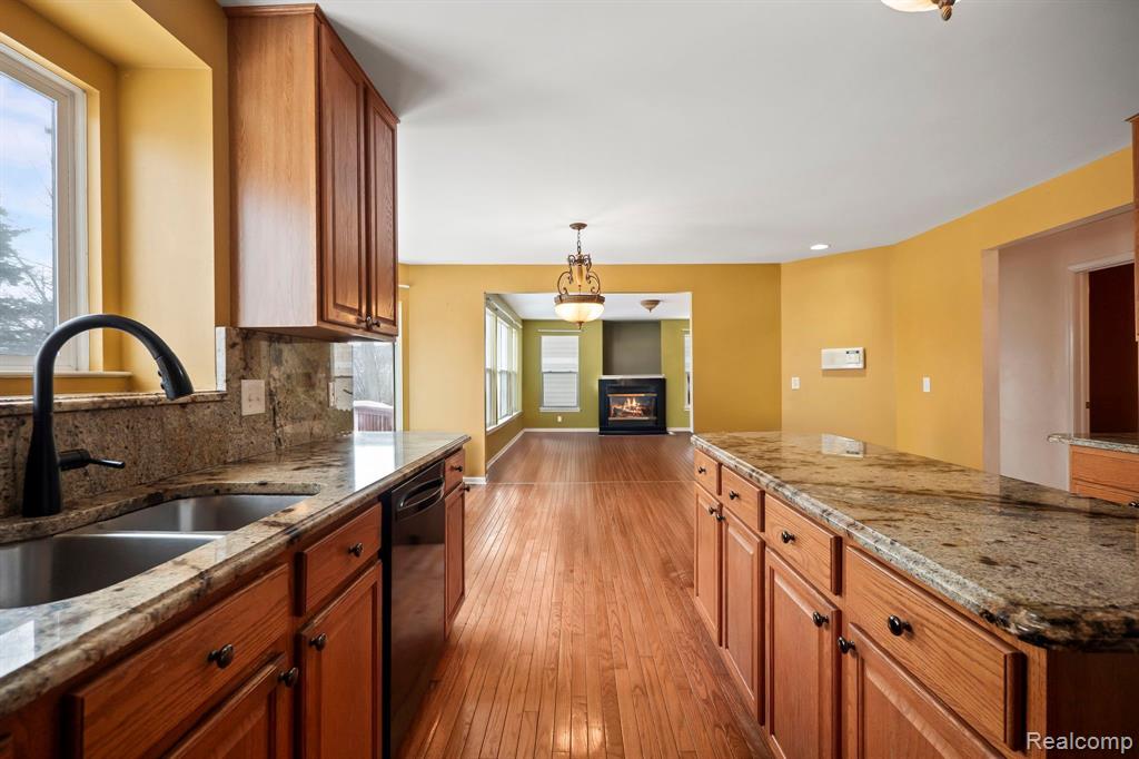 7850 TIMBERLANE Trail, West Bloomfield, MI 48323 — Photo 8