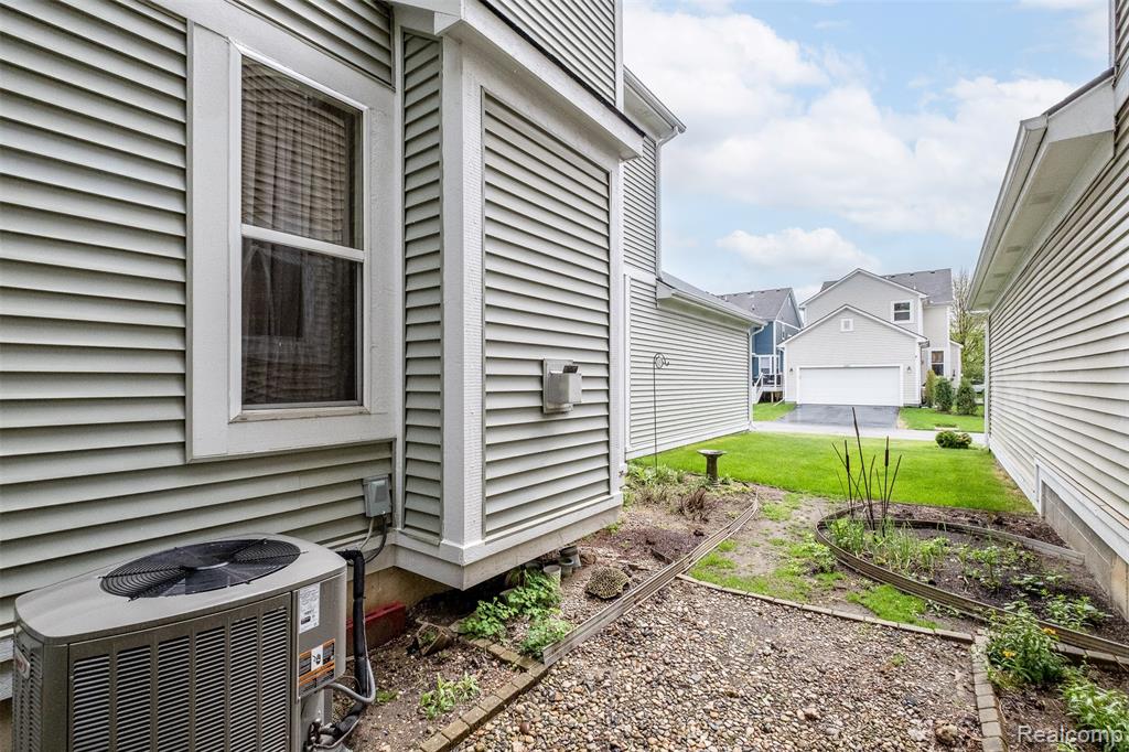 3147 Summers Road, Keego Harbor, MI 48320 — Photo 43