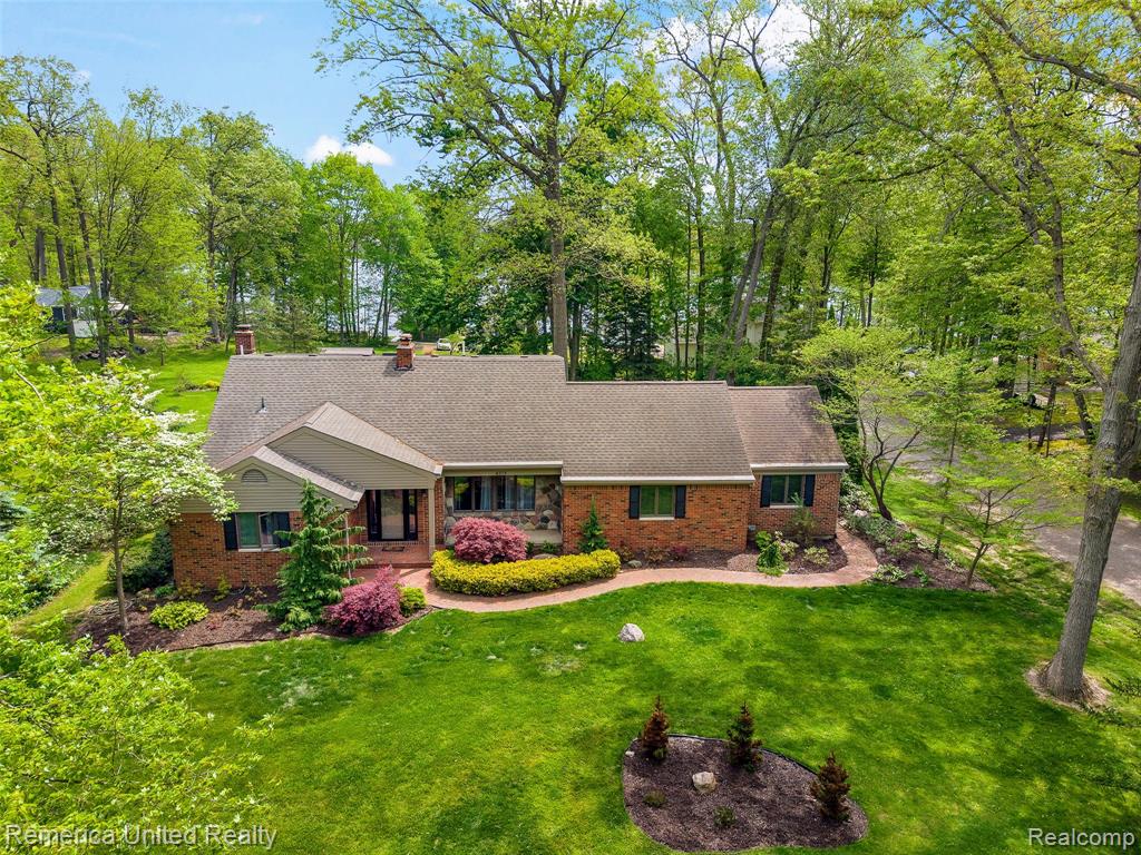 4375 Irene Drive, Howell, MI 48843 — Photo 2