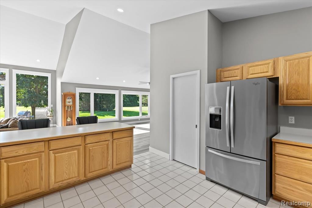 12002 Renfrew Court, Hartland, MI 48353 — Photo 17