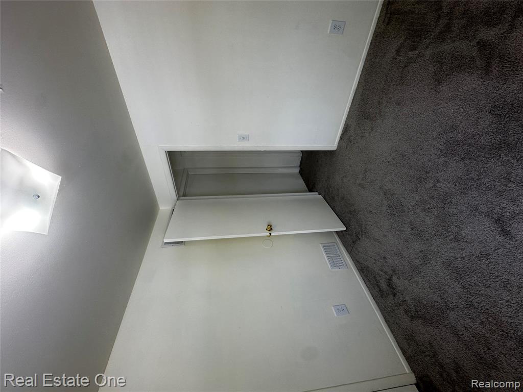 102 Princeton Drive, South Lyon, MI 48178 — Photo 2