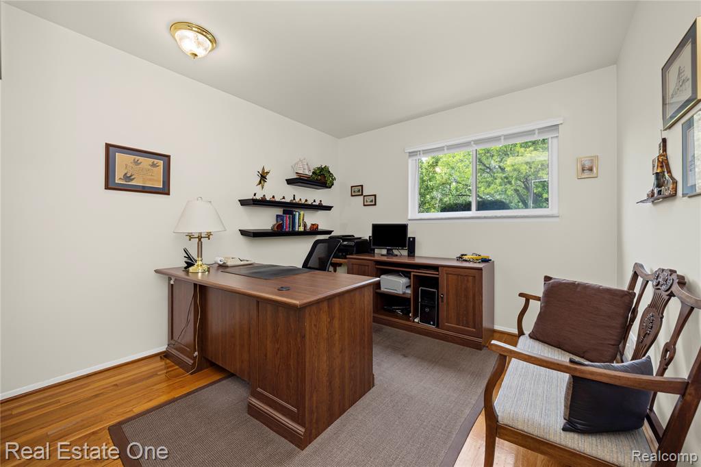 5487 Boros Drive, Troy, MI 48085 — Photo 27
