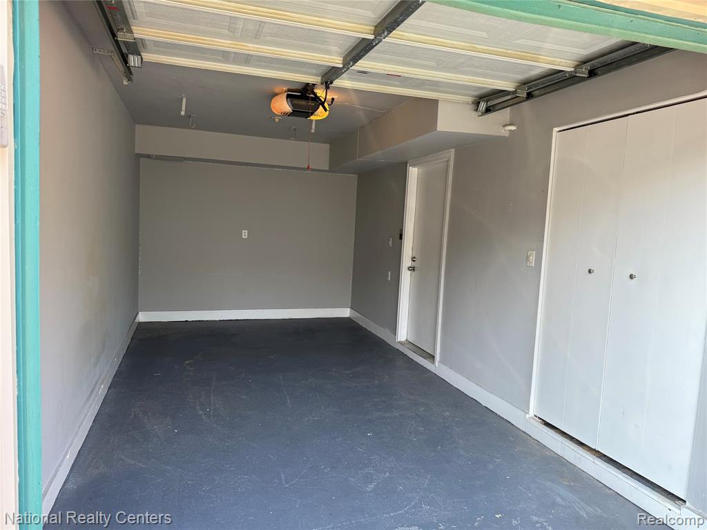 5619 Fox Hill Drive, Sterling Heights, MI 48310 — Photo 3