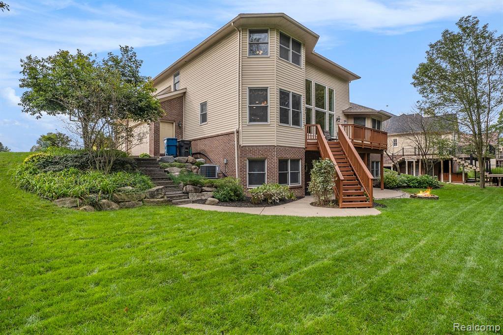 979 SUCHAVA Drive, White Lake, MI — Photo 40