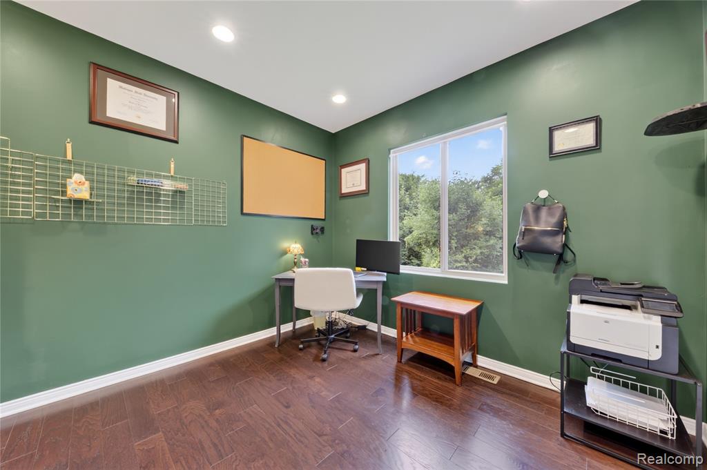 9665 Windsor Lane, Clarkston, MI 48348 — Photo 44
