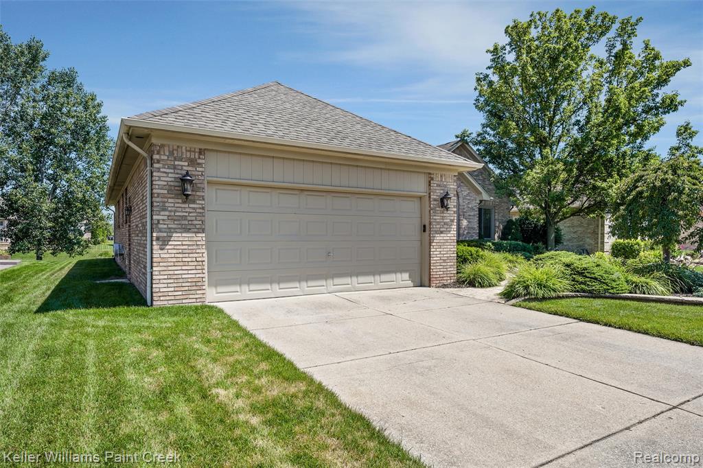 49240 Shenandoah Drive, Macomb, MI 48044 — Photo 32