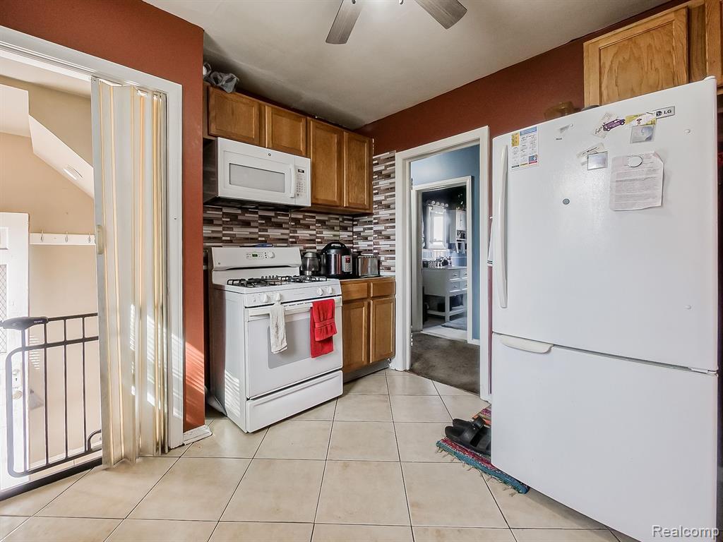 18035 HELEN Street, Detroit, MI 48234 — Photo 8