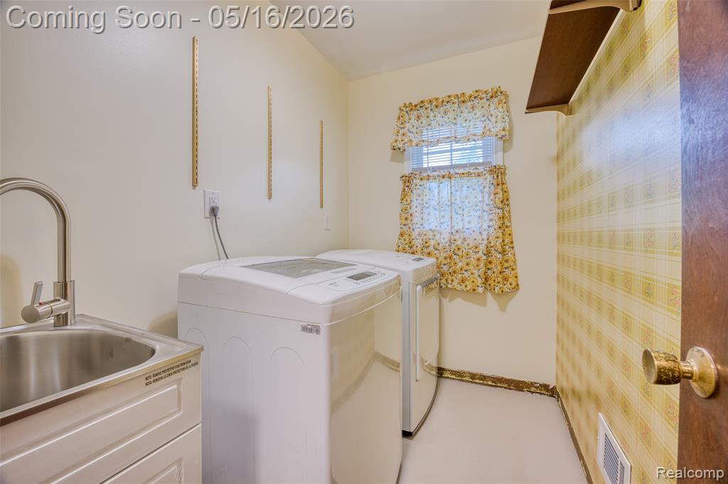 6295 Vernmoor Drive, Troy, MI 48098 — Photo 18