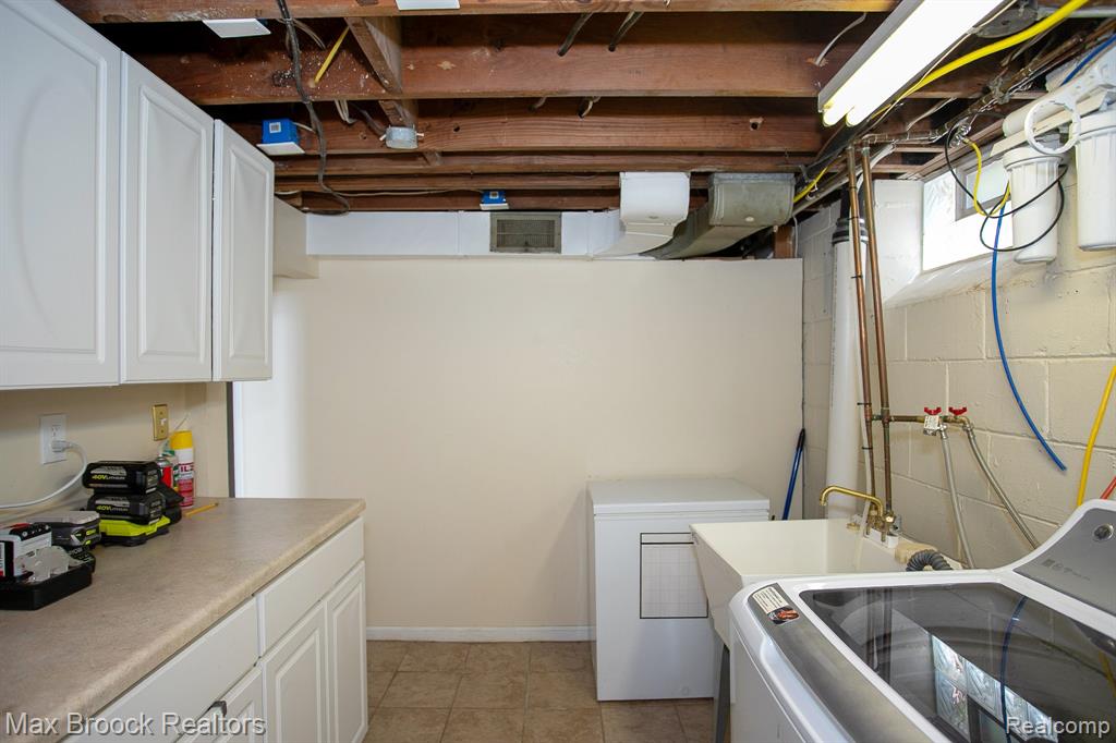 13353 Sherwood Drive, Huntington Woods, MI — Photo 52