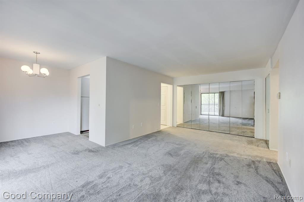 30056 W 12 MILE Road, 79, Farmington Hills, MI 48334 — Photo 2