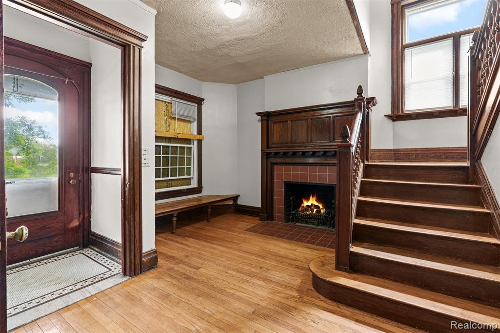 1649 HURLBUT Street, Detroit, MI 48214 — Photo 8