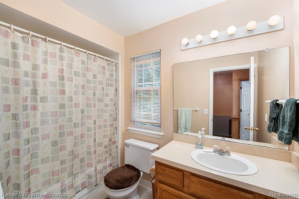 7231 Timber Ridge Trail, Westland, MI — Photo 17