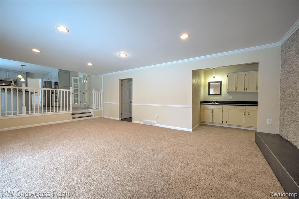4238 STILL MEADOW Lane, West Bloomfield, MI 48323 — Photo 24
