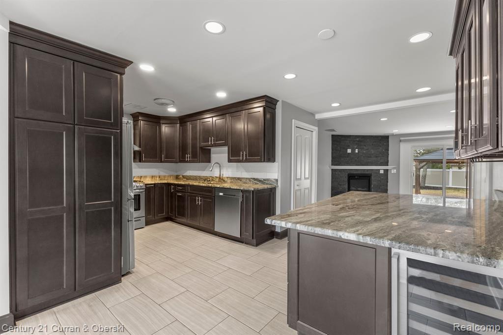8810 BROOKLINE Avenue, Plymouth, MI 48170 — Photo 7
