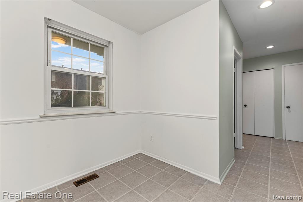 959 Kirts Boulevard, Troy, MI 48084 — Photo 27