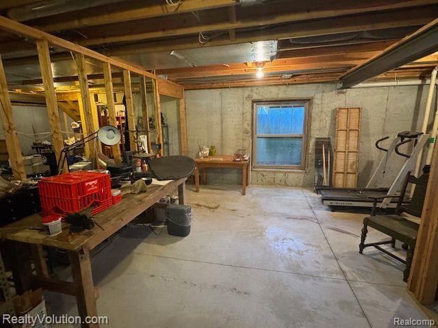 559 HEENAN Drive, Lapeer, MI 48446 — Photo 23