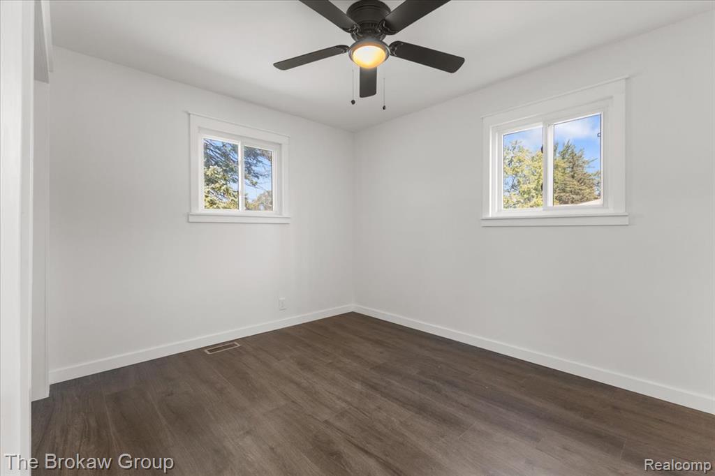 4062 N Belsay Road, Flint, MI 48506 — Photo 27