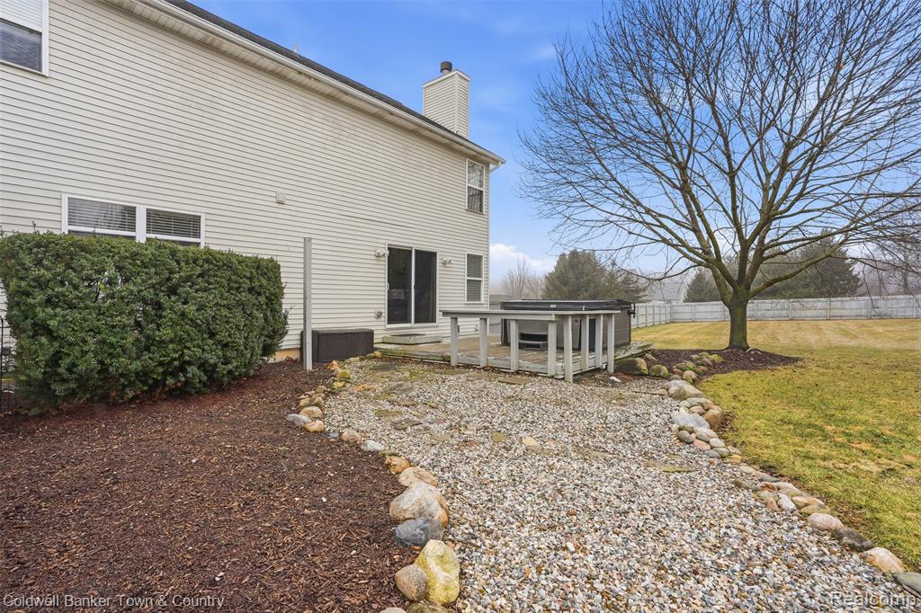 7431 Oceola Farms Court, Howell, MI 48855 — Photo 43