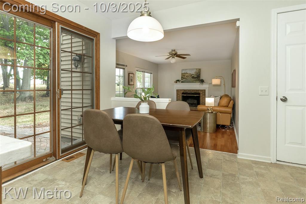 435 Thornridge Court, Rochester Hills, MI 48307 — Photo 18