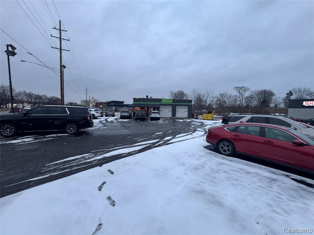 36320 S Gratiot Avenue, Clinton Twp, MI 48035