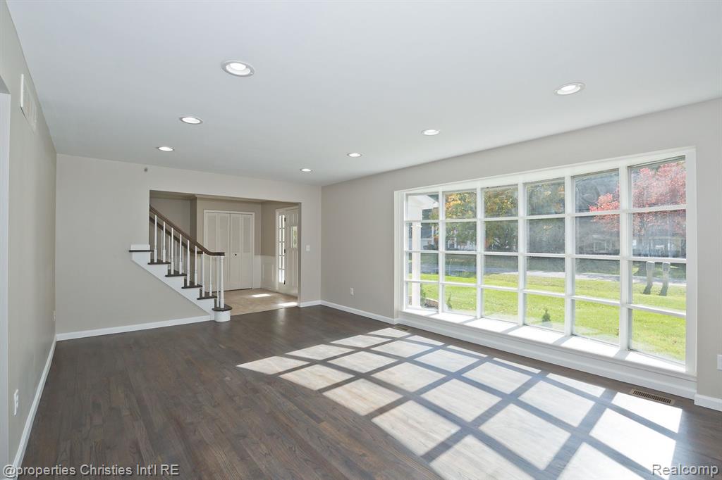 5582 NORTHCOTE, West Bloomfield, MI — Photo 8
