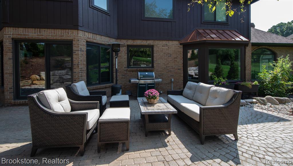 4780 CIDER HILL Drive, Rochester, MI 48306 — Photo 9