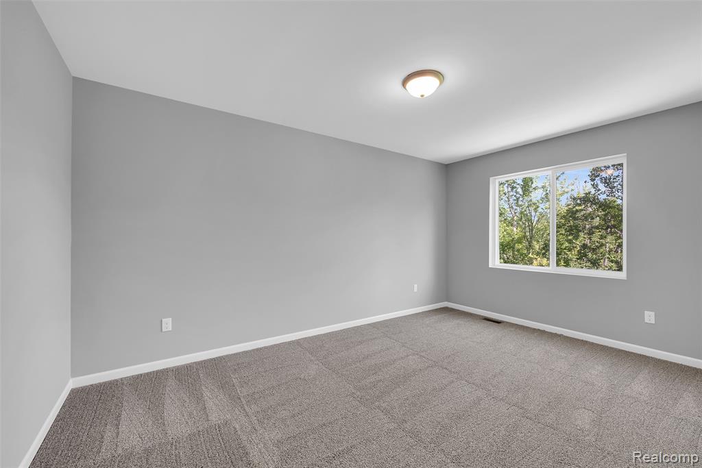 10010 Santa Lucia Court, Grand Blanc, MI 48439 — Photo 21