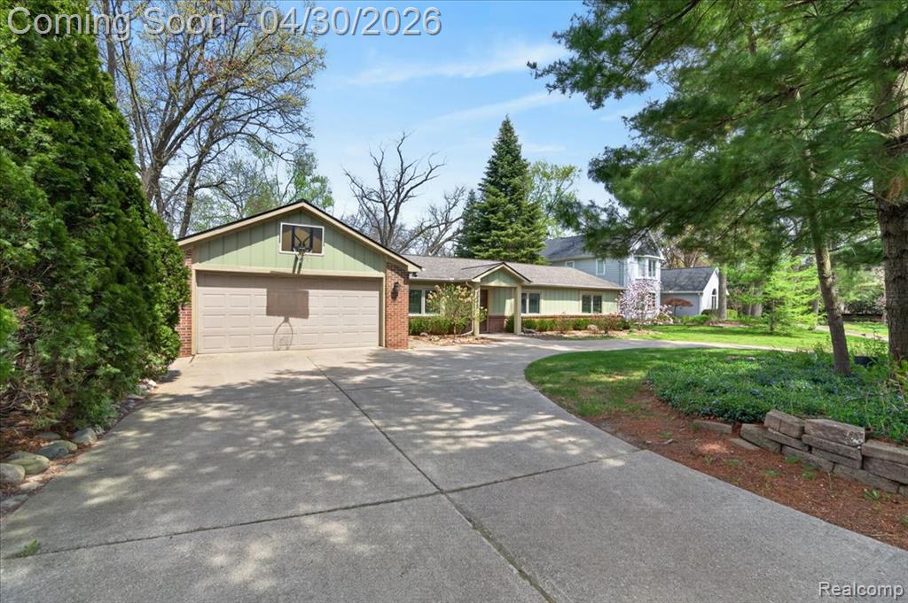 3945 N Vanstone Drive, Commerce Twp, MI 48382 — Photo 61