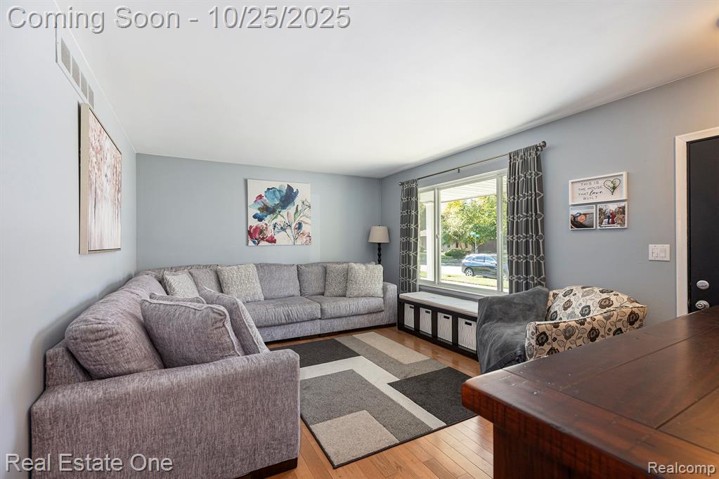 42002 Coulon Drive, Clinton Twp, MI 48038 — Photo 4