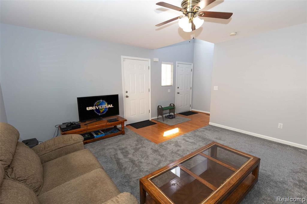 5058 Clintonville Pines Drive, Clarkston, MI — Photo 3