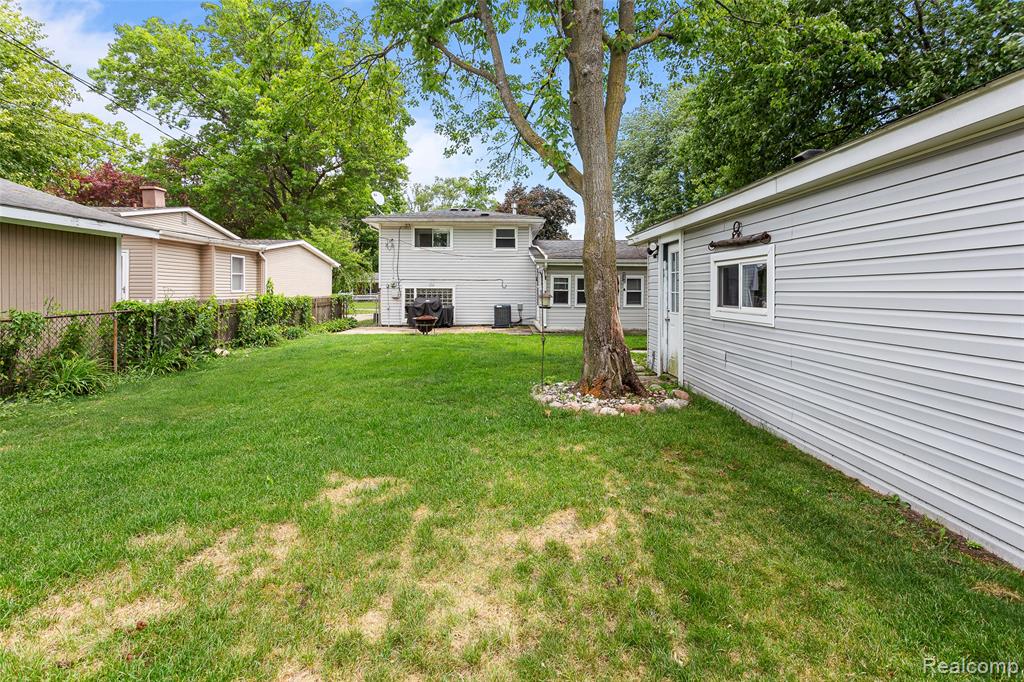 9428 Elm Street, Taylor, MI 48180 — Photo 43