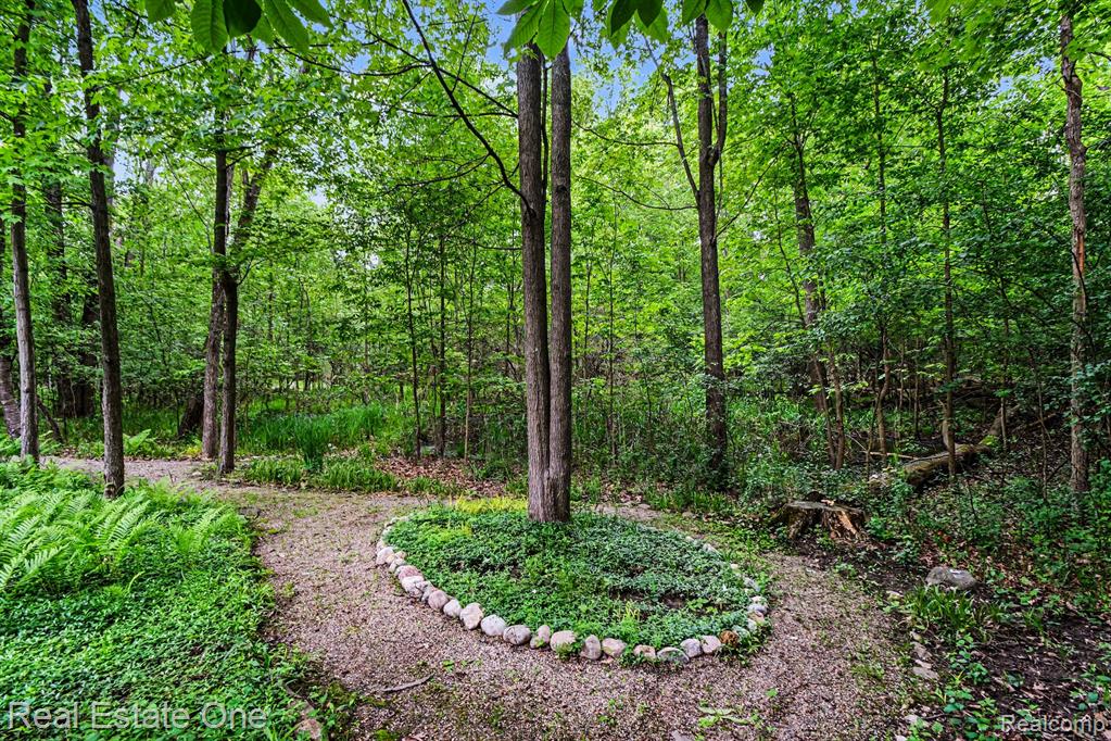 4757 Hardwoods Drive, West Bloomfield, MI 48323 — Photo 10