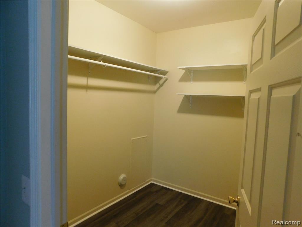 5589 Twin Oaks Drive, Sterling Heights, MI 48314 — Photo 19