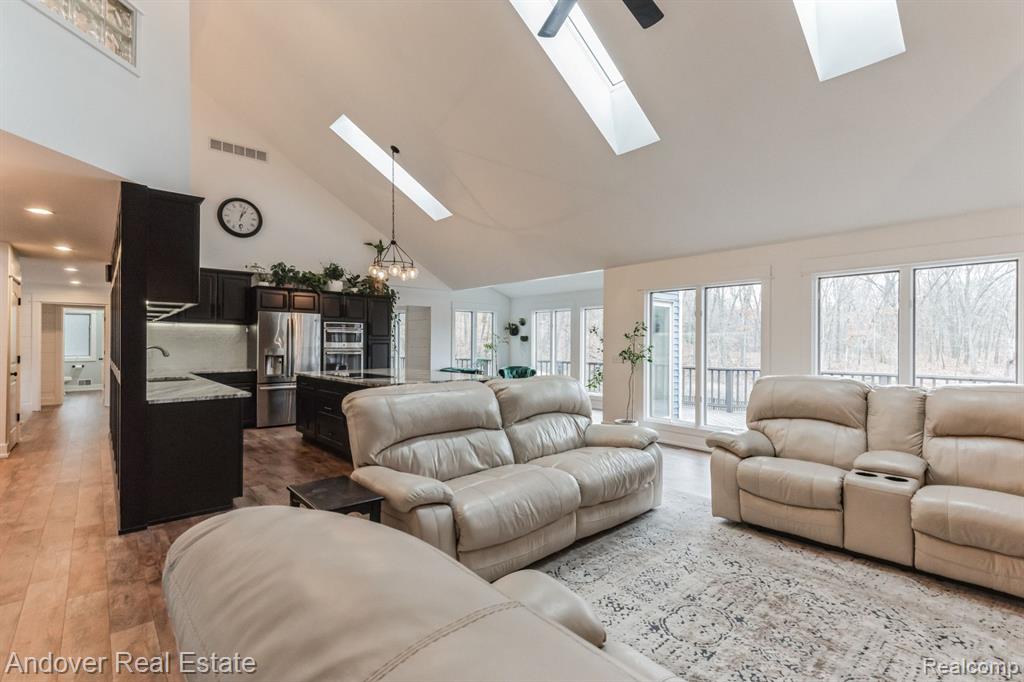 9581 AUTUMNWOOD Circle, Kalamazoo, MI 49009 — Photo 11