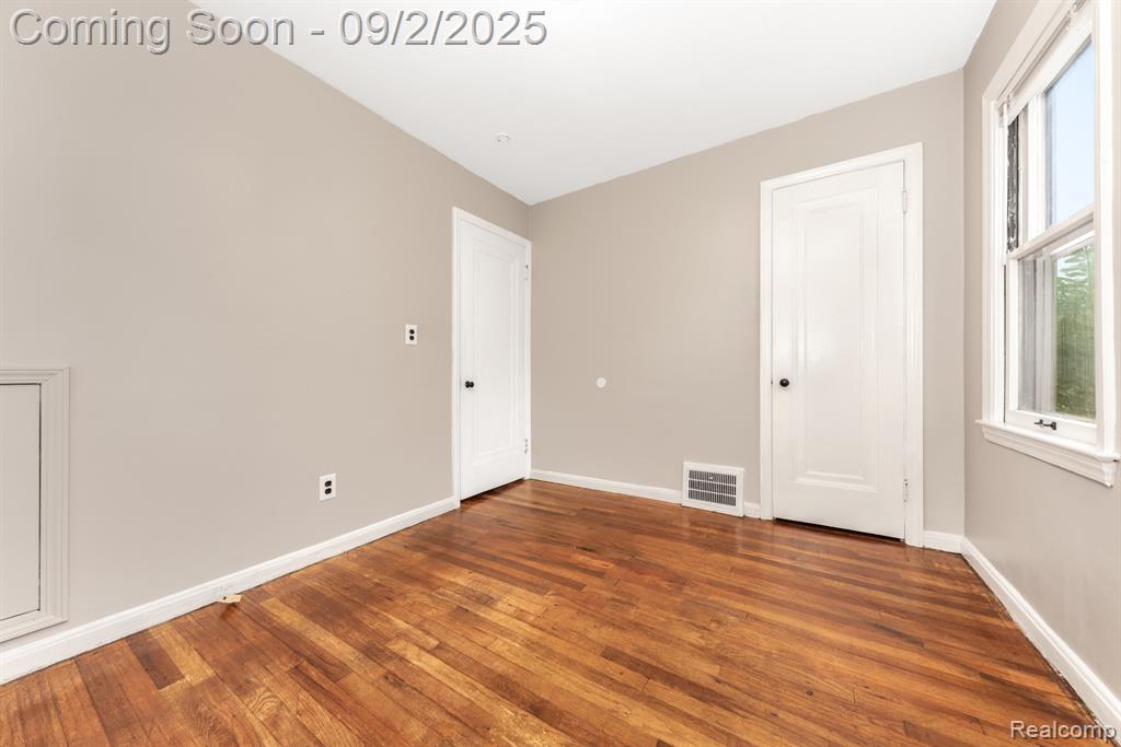 557 N Harvey Street, Plymouth, MI 48170 — Photo 17
