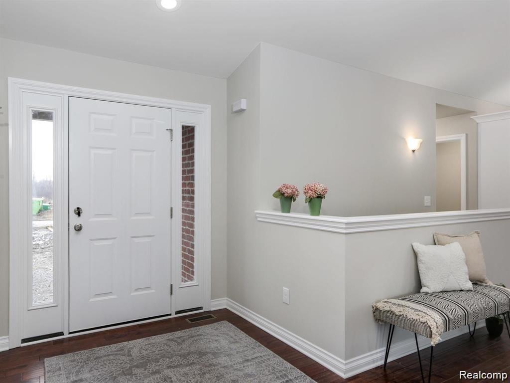 715 ORCHARD RIDGE Court, Ortonville, MI 48462 — Photo 12