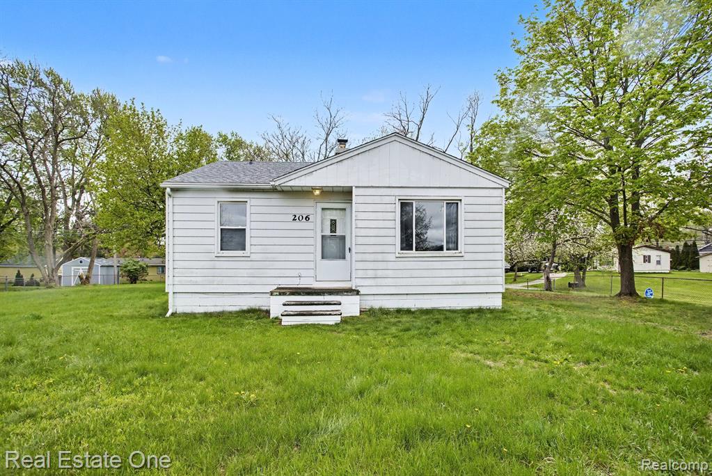 206 Steadfield Street, Commerce Twp, MI 48382 — front exterior