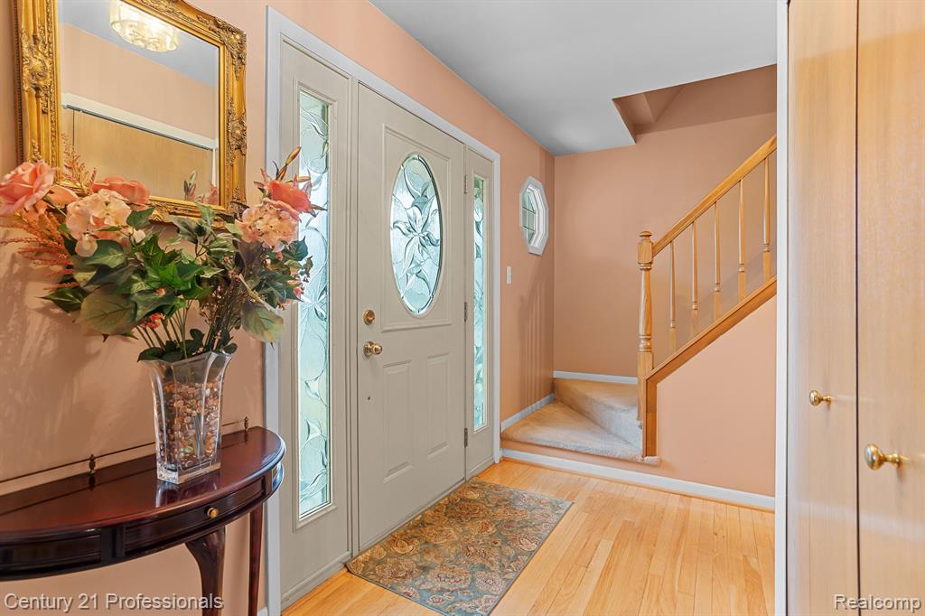 7594 Woodside Place, Waterford, MI 48327 — Photo 6