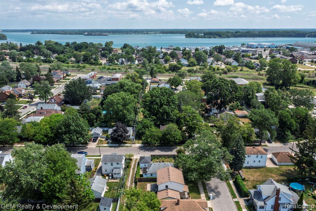 422 Clinton Street, Wyandotte, MI 48192 — Photo 39