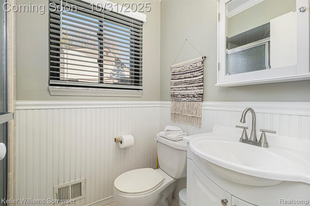 4523 Harold Drive, Troy, MI 48085 — Photo 18