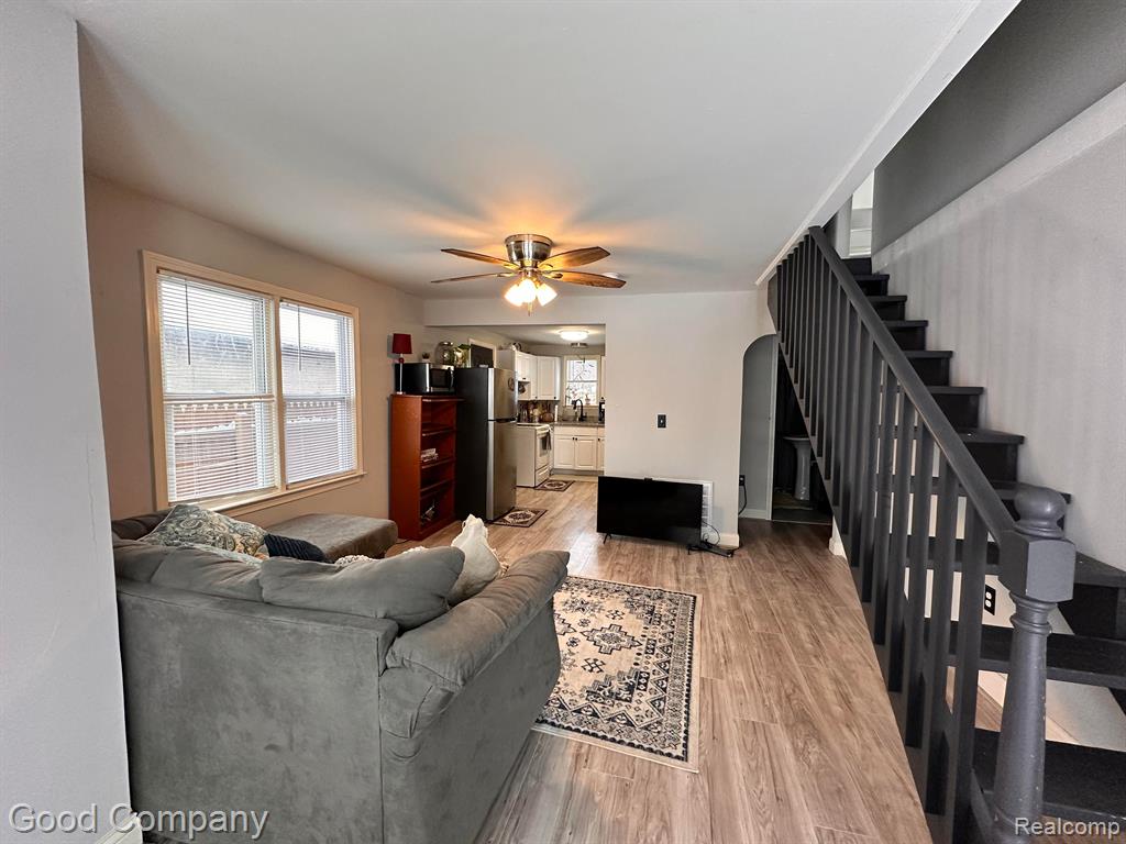 419 W HAYES Avenue, Hazel Park, MI 48030 — Photo 4